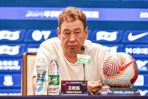 斯卢茨基：明天特谢拉可以回到阵容，但球队伤病情况没有彻底扭转