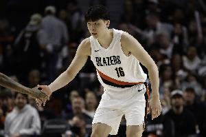 仅三次出手！杨瀚森半场6分5板3助+4失误4犯规 正负值+17全场最高
